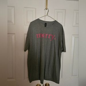 Gildan Gray Short Sleeve T-Shirt with Pink 'Merry' Print - NEW and NEVER WORN
